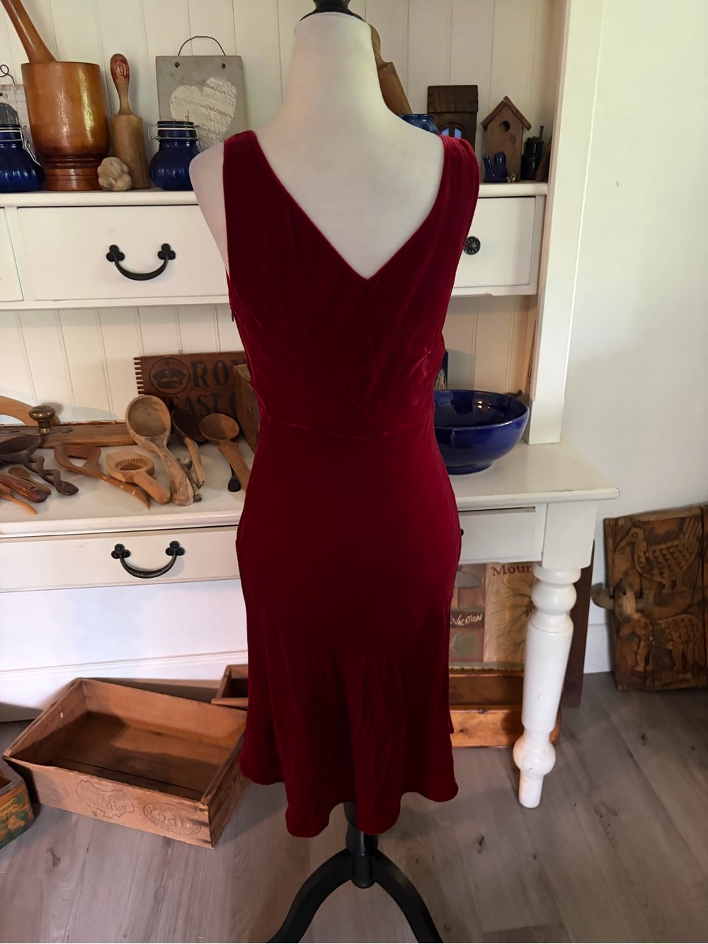 Moschino Deep Red Velvet V-Neck Midi Dress - Picture 2 of 3